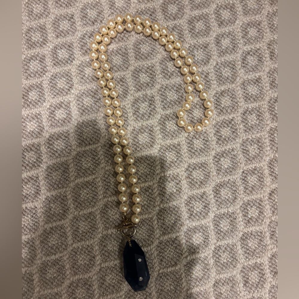 Elegant Pearl Necklace with blue Pendant